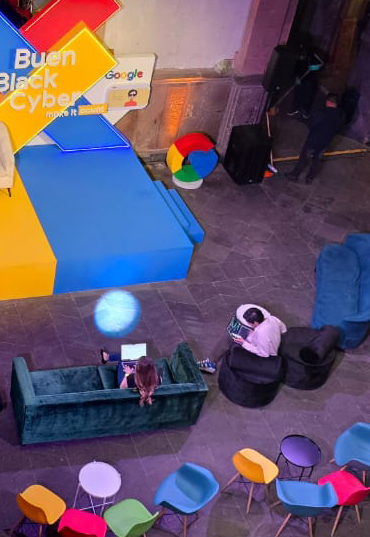 Los asistentes en tu conferencia se conectan cómodo al wifi de tu evento para participar o interactuar.